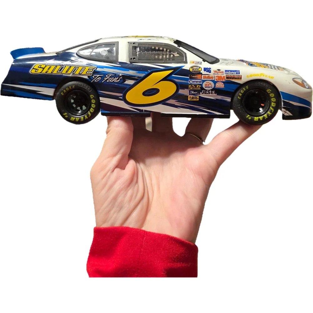 Mark Martin #6 Salute to You 2005 Ford Taurus 1:24 Team Caliber NASCAR